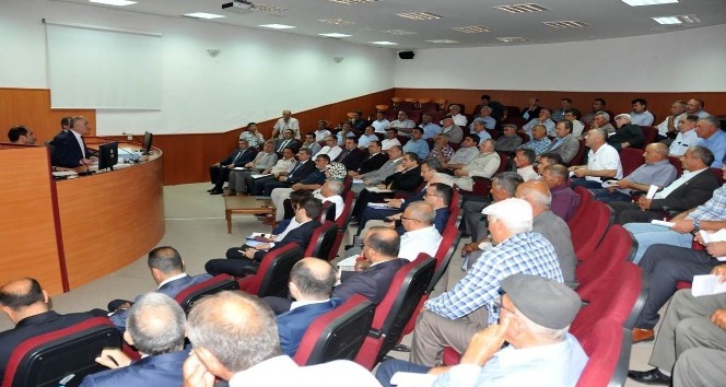 Karaman Valisi Meral, muhtarlarla toplantı düzenledi