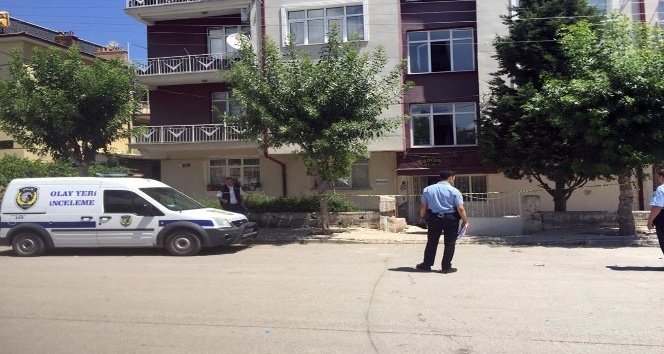 Karaman’da 4. kattan düşen Afganlı kız kurtarılamadı