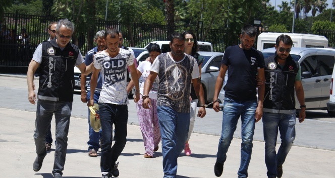 Antalya&#039;da uyuşturucu operasyonu: 5 gözaltı