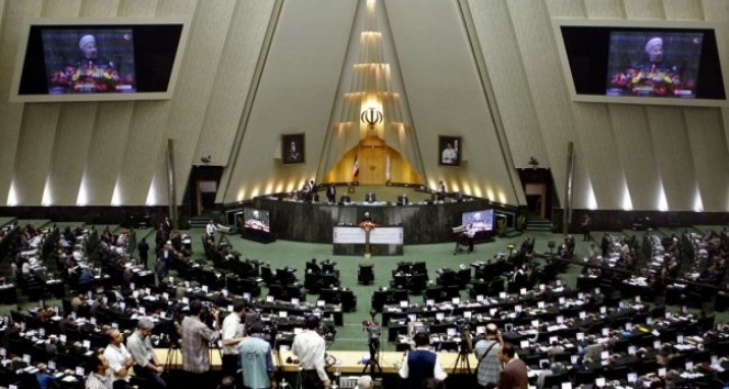 İran Parlamentosu, ABD&#039;nin yaptırımlarına karşı toplandı