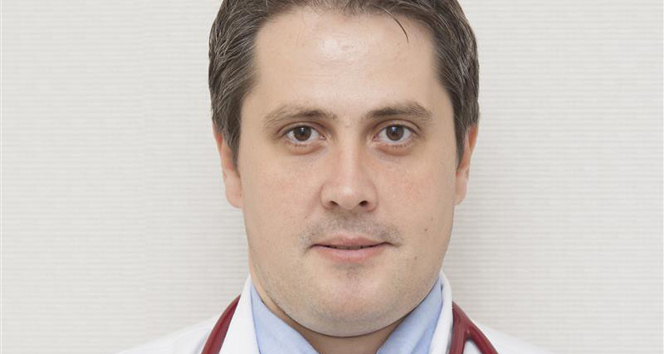 İç Hastalıkları Uzmanı Dr. Ömer: 'Güneş çarpması tedavi edilmezse ölüme neden olabilir'