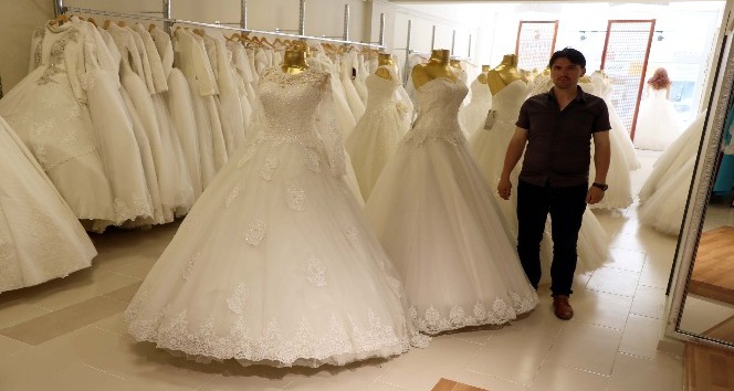 Düğün sezonu açıldı Yozgat’ta gelinlik satışları arttı