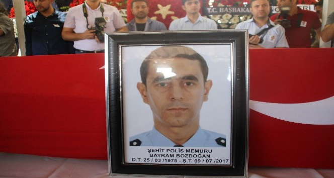 Şehit polis Bayram Bozdoğan son yolculuğuna uğurlandı