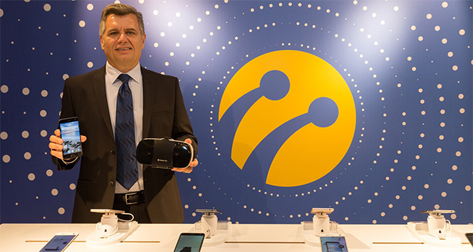 Turkcell’in yeni akıllı telefonu ve sanal gerçeklik gözlüğü ön satışa çıkarıldı