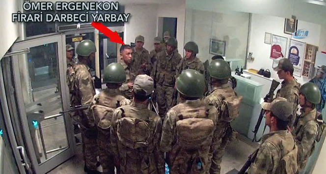 Türk Telekom&#039;u işgal eden darbeci askerlerin yeni görüntüleri ortaya çıktı