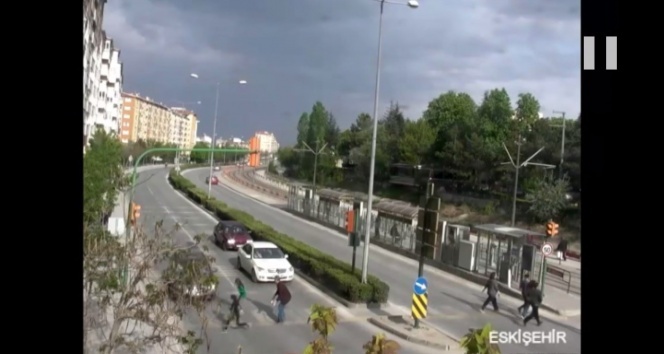 Eskişehir’deki trafik kazaları MOBESE kameralarına yansıdı| O anlar kamerada