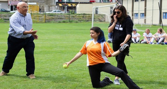Osmaniyeli genç Softbolcü, Dünya Şampiyonası’na katılacak