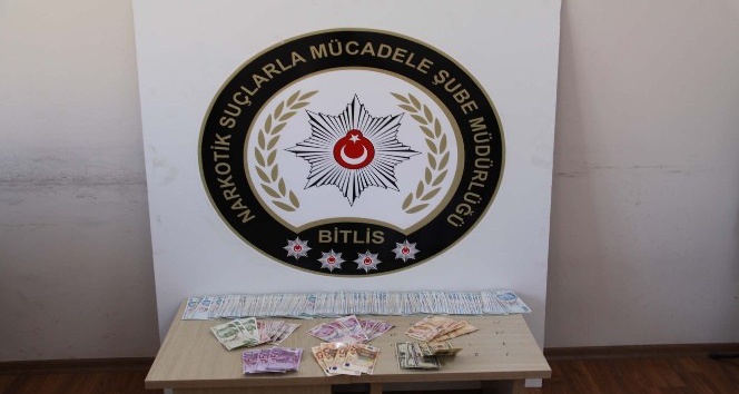 Bitlis’te 100 kilo eroin ele geçirildi