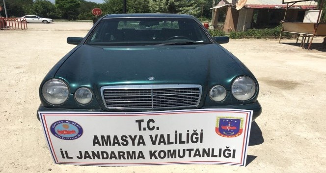 Kaçak otomobil Amasya’da yakalandı
