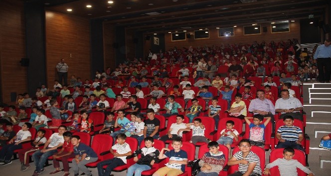 Öğrenciler 15 Temmuz konulu belgesel izledi