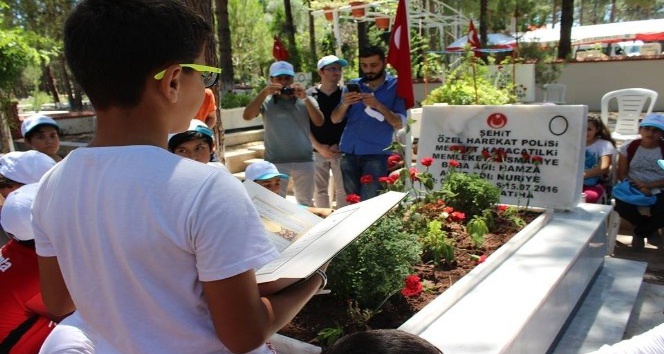 Öğrenciler şehitleri unutmadı