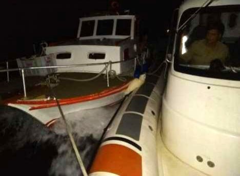 Çanakkale Boğazı’nda tekne arızalandı