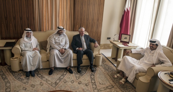 ABD Dışişleri Bakanı Tillerson, Katar Emiri Thani ile görüştü