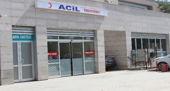 Nişana giden aile kaza yaptı 1 ölü