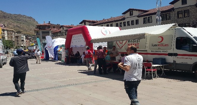 Gümüşhane’de sağlık kurumlarından 15 Temmuz için kan bağışı kampanyası