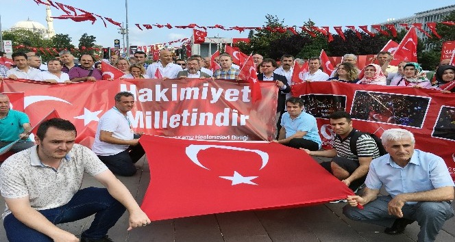 Fatih Bölgesi Kamu Hastaneleri Birliği Genel Sekreterliği “Demokrasi Nöbeti”ne başladı