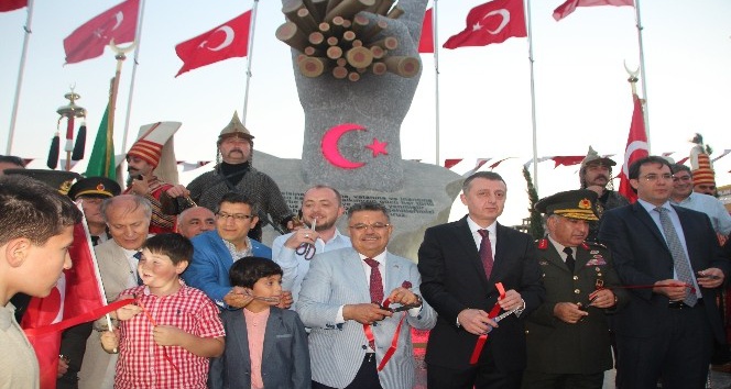 Bilecik’te 15 Temmuz Demokrasi ve Milli Birlik Anıtı açıldı