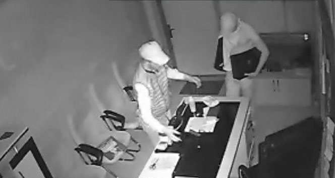 Okula giren hırsızlar kameralara yansıdı