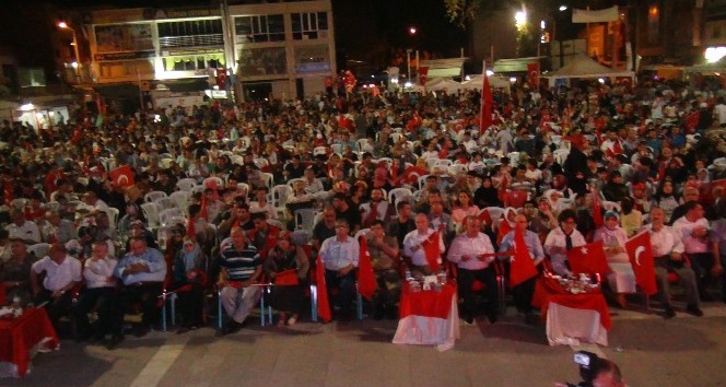 Osmaniyeli meydanları boş bırakmadı