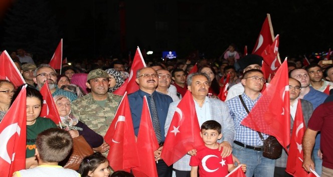 15 Temmuz’un yıldönümünde Akşehirliler demokrasi nöbeti tuttu