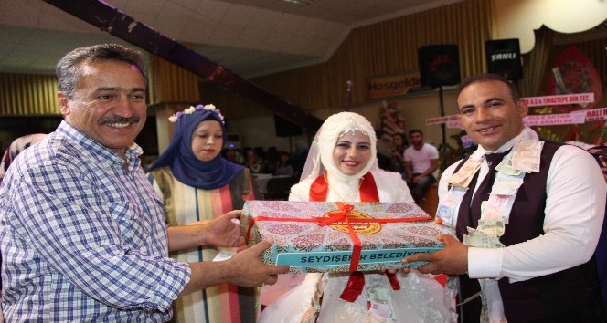 Seydişehir’de yeni evlenen çiftlere düğün seti