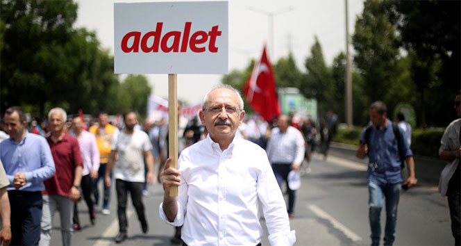 Kılıçdaroğlu&#039;nun ayakkabıları müzeye, gömleği başkan yardımcısına