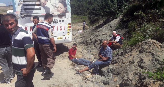 Eyüp’te hafriyat kamyonu ve İETT otobüsü çarpıştı: 12 yaralı
