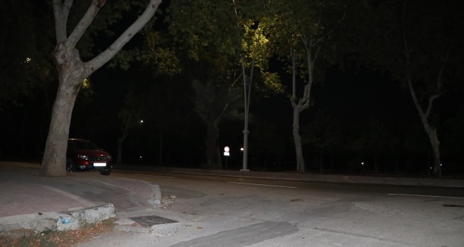 Adana’da iki kadın silah zoruyla arabaya bindirilerek kaçırıldı