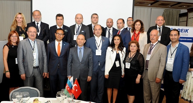 Türk ve Azerbaycanlı işadamları DEİK yemeğinde buluştu