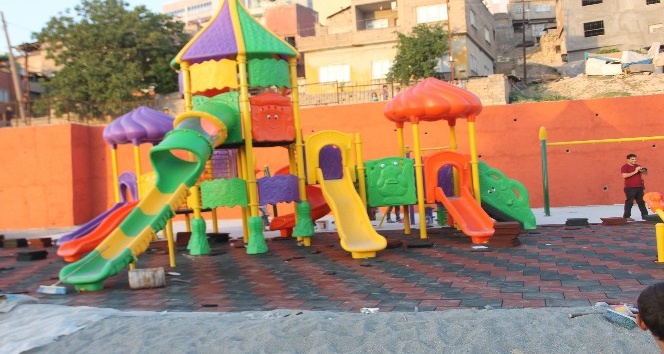 Siirt’te 30 yıllık hayvan pazarı yerine çocuk parkı yapıldı
