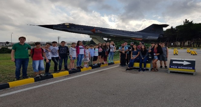60 çocuk 6’ıncı Ana Jet Üstünde F-16 simülasyonuyla deneyim yaşadı
