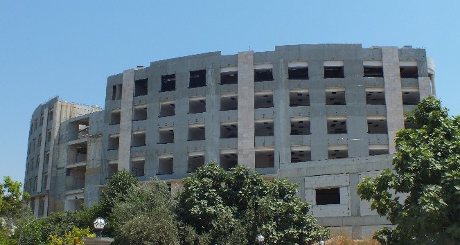 Anamur Devlet Hastanesi inşatı yeniden başladı