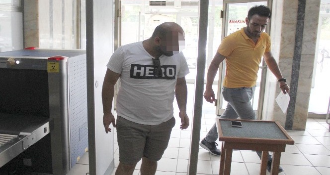 Samsun’da &quot;Hero&quot; yazılı tişört giyen 2 kişi gözaltına alındı