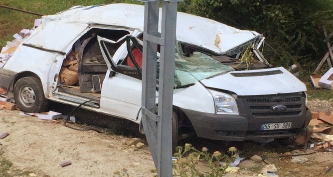 Kastamonu’da minibüs şarampole uçtu: 1 ölü, 1 yaralı