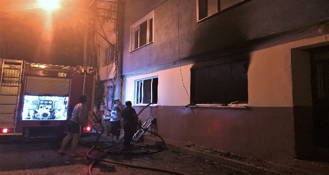 3 kişiyi yaralayan şahsın evinde yangın çıktı