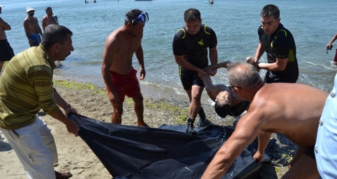 Denizde boğulan gencin bir gün sonra cesedi bulundu