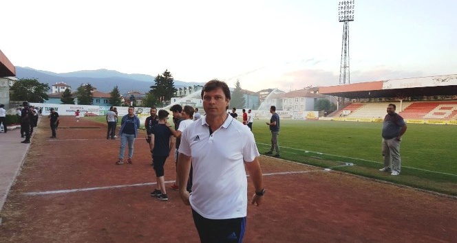 Evkur Yeni Malatyaspor’da Teknik Direktör Sağlam’dan yönetime transfer mesajı