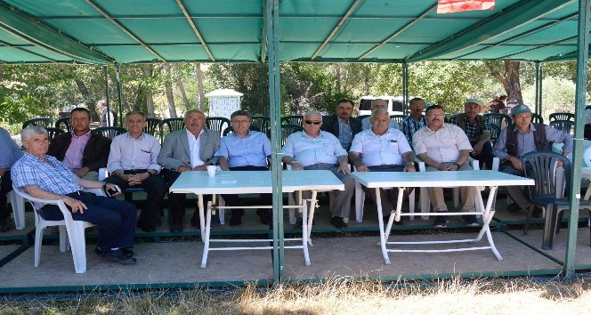 Başkan Yardımcısı Avcıoğlu yağmur duası ve köy şenliklerine katıldı