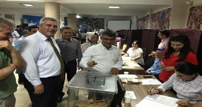 Uşak AK Parti’de kongre süreci, delege seçimiyle başladı