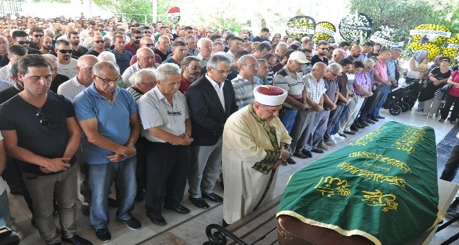 Depremde ölen Sinan Kurtoğlu son yolculuğuna uğurlandı