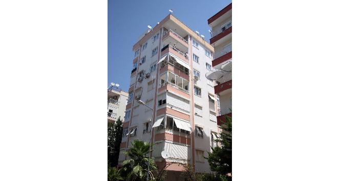 Evde deney yapan TÜBİTAK uzmanının oğlu, iki elini kaybetti