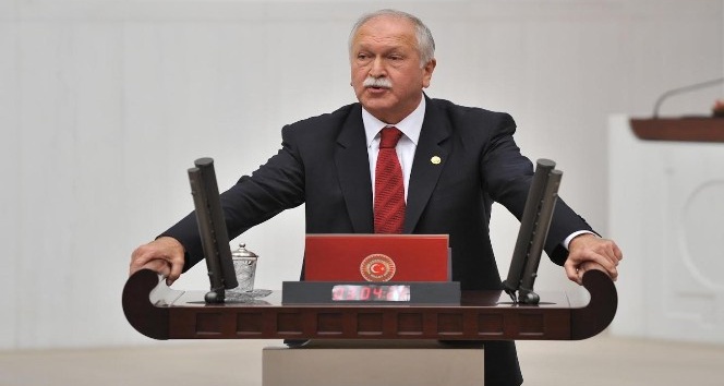 CHP Milletvekili Bülent Bektaşoğlu’ndan müfredat eleştirisi