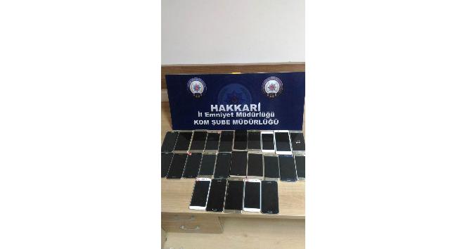 Hakkari’de 25 adet kaçak cep telefonu ele geçirildi