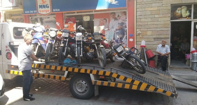 Biga’da tescilsiz motosikletler toplanıyor