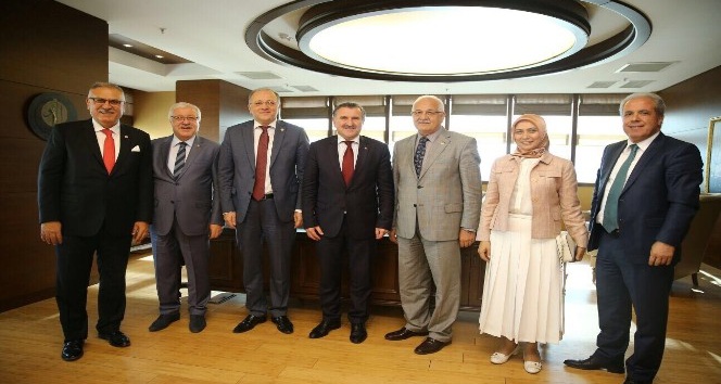Gaziantep milletvekillerinden, Yeni Spor Bakanı Bak’a ziyaret