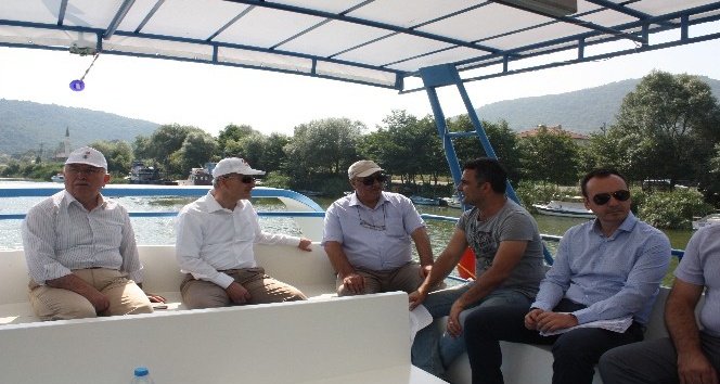 Bartın Valisi Dirim, gazetecilerle tekne turunda buluştu