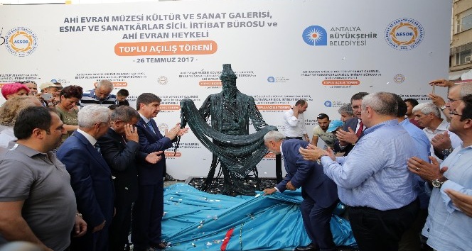 Ahi Evran Sanat Galerisi ve Heykeli törenle açıldı