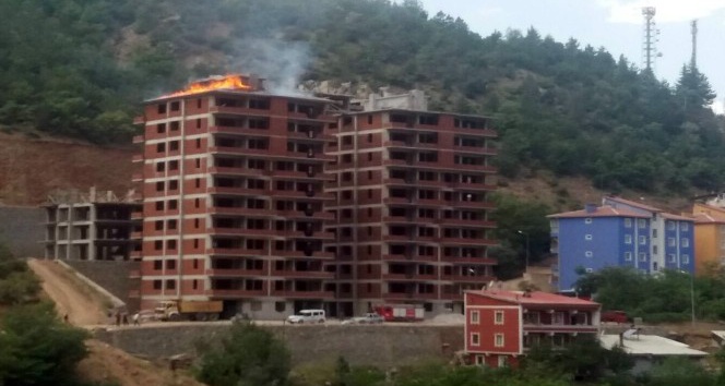 Gümüşhane’de çatı yangını