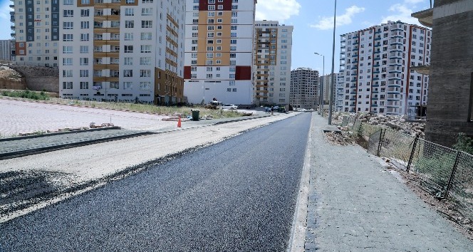 Şehit Naci Akarsu Caddesi Asfaltlanıyor