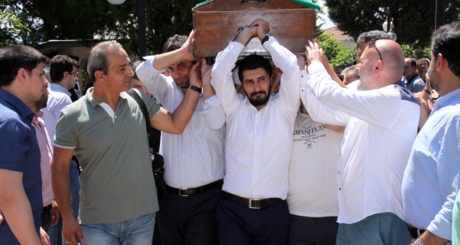 Yenişafak Gazetesi İnternet Yazı İşleri Müdürü, 7 yaşındaki kızını uğurladı